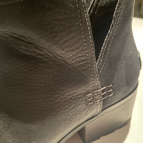 Sorel Black Ankle Boots - Picture 7 of 9